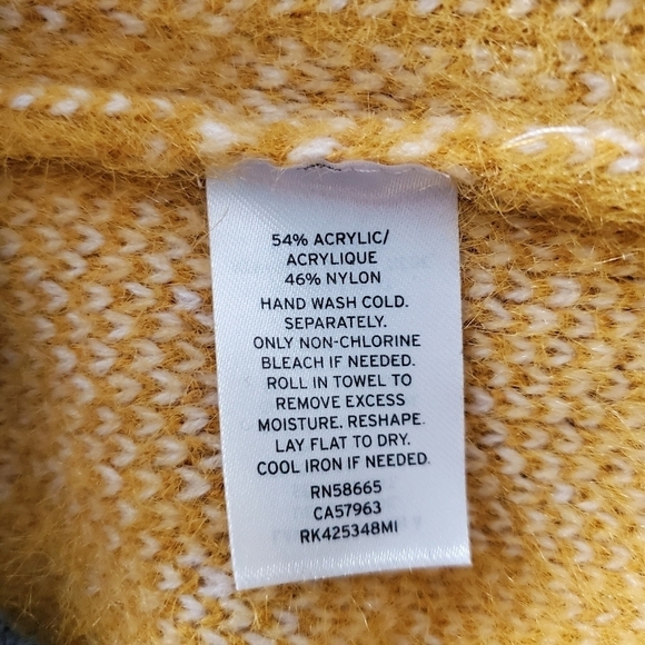 NEW SUSINA Buffalo Checkered Yellow Plaid Sweater - Picture 5 of 5